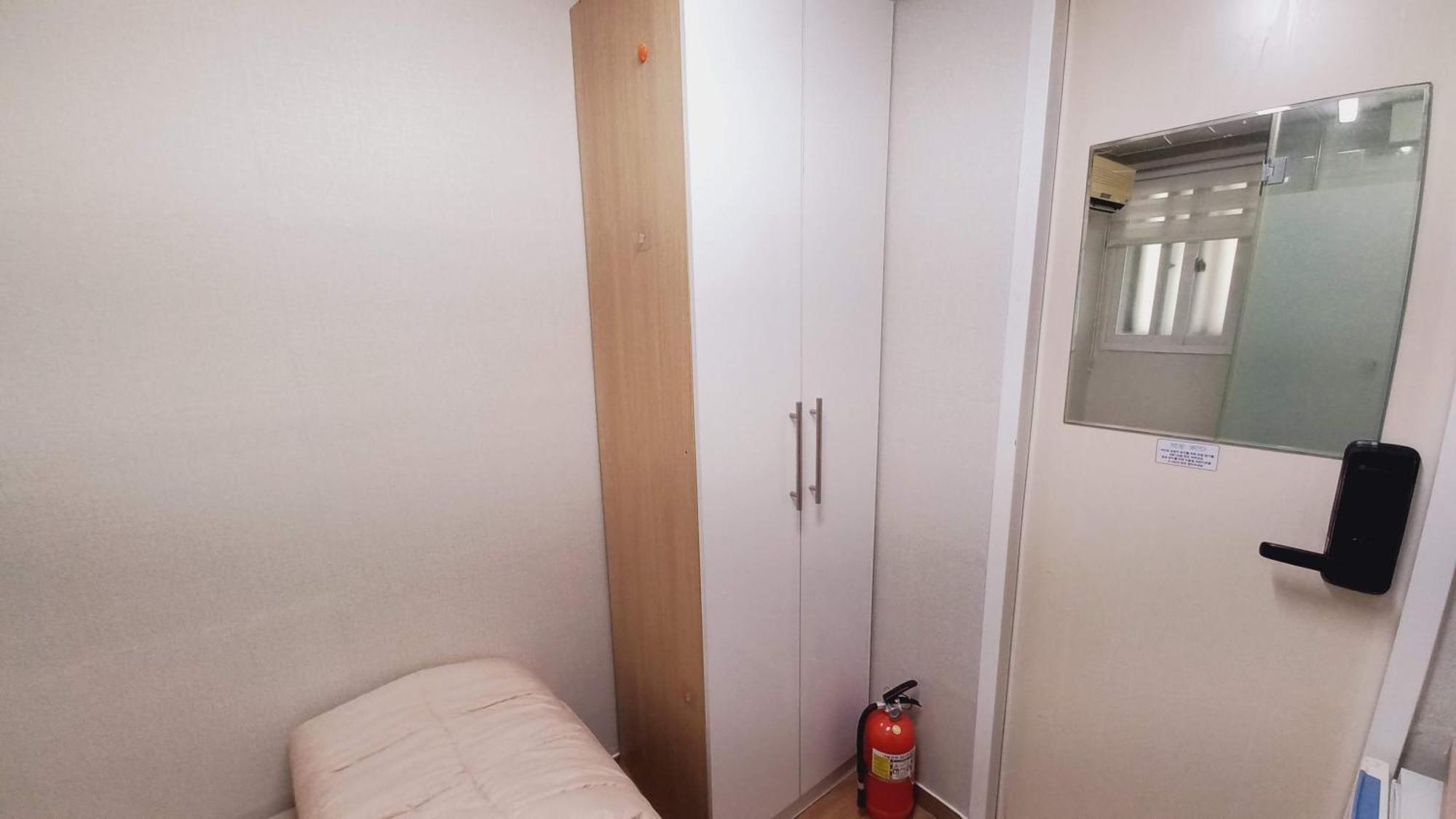 Haechi Stay Guesthouse - For Foreigners Only 首爾 外观 照片
